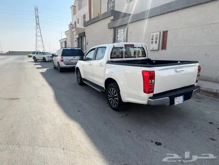 للبيع ايسوزو 2