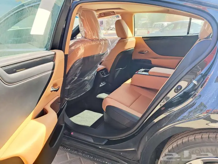 لكزس ES300 AH هايبرد موديل 2025 سعودي 7