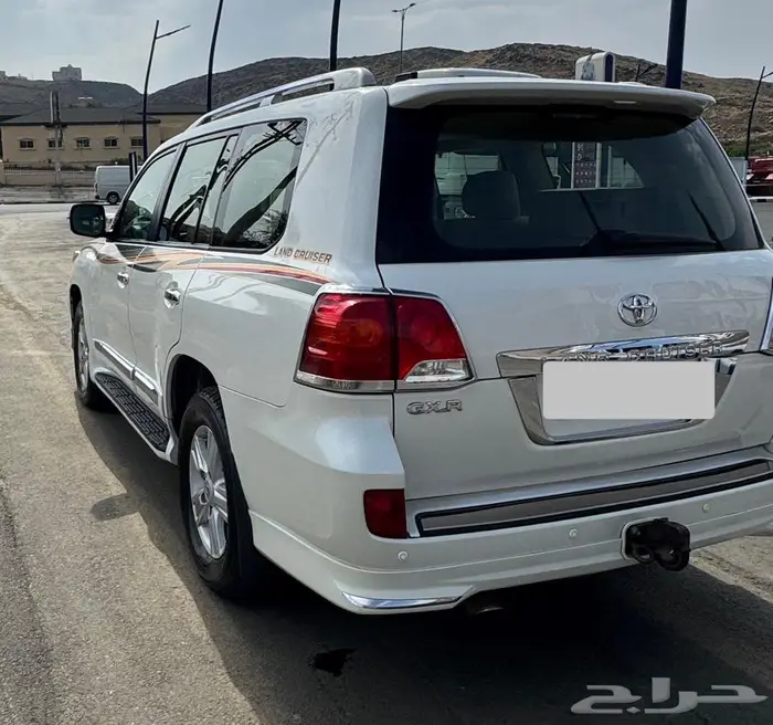 تويوتا لاندكروزر موديل 2015 gxr فل كامل 14
