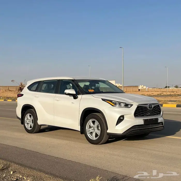 تويوتا هايلاندر LE دبل 2025 كاش واقساط 0