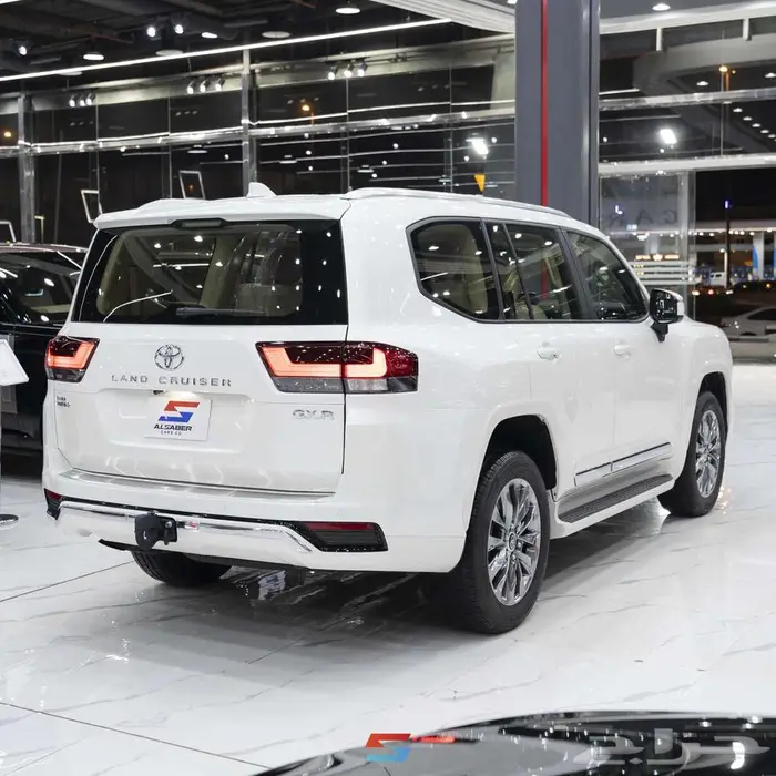 تويوتا لاندكروزر GXR L4 موديل 2025 3