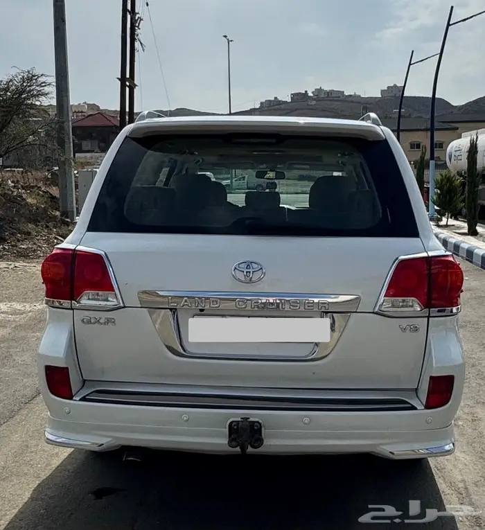 تويوتا لاندكروزر موديل 2015 gxr فل كامل 13