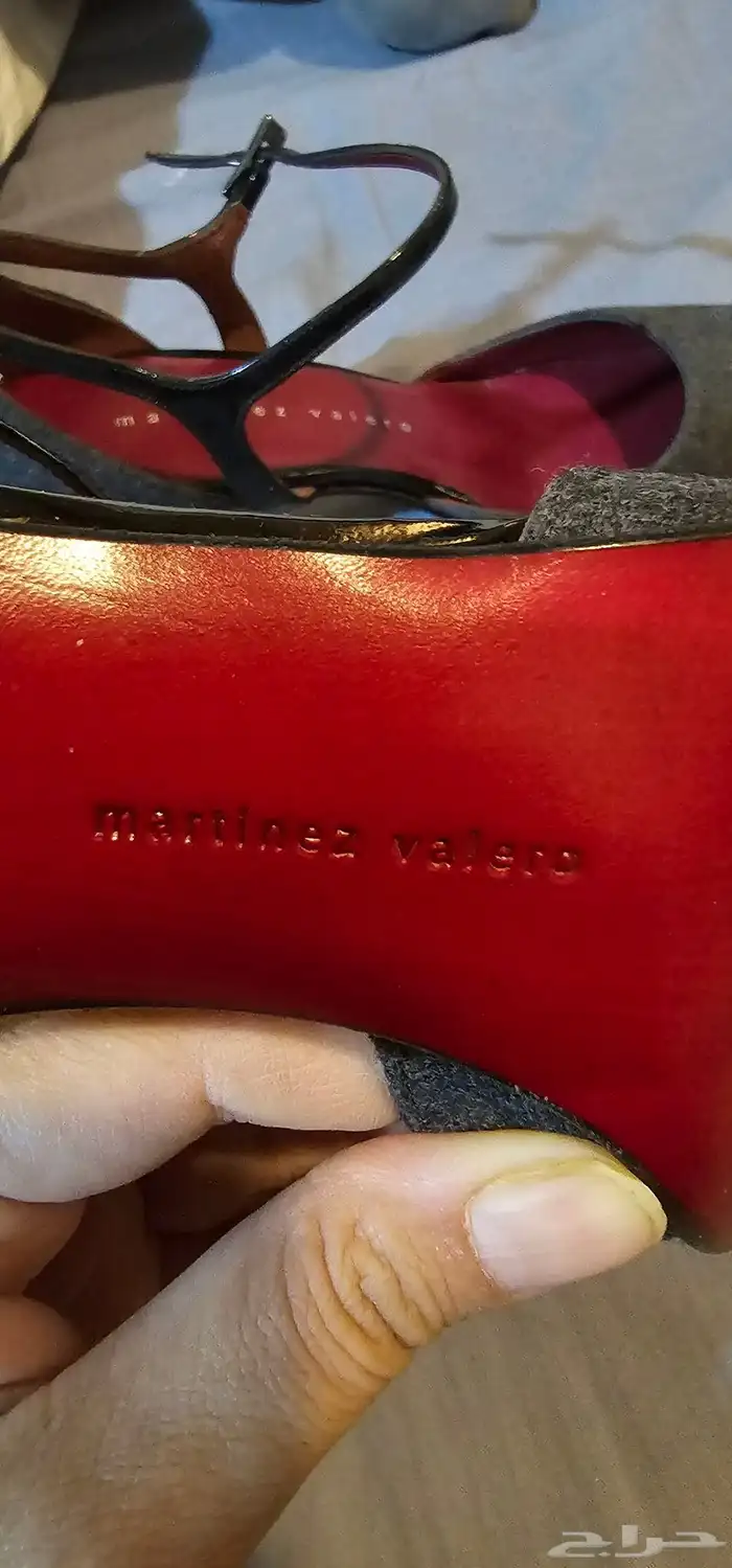 حذاء نسائي بكعب عال من تصميم Martinez Valero 1