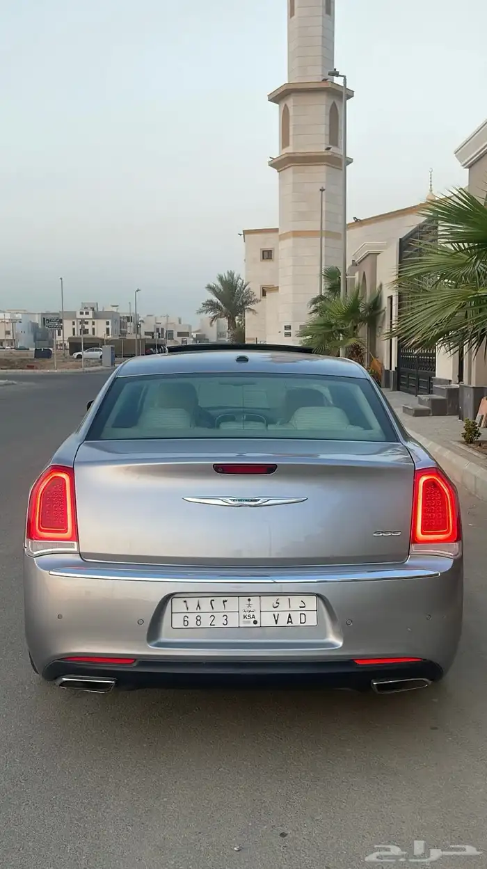 كرايزلر (( نظيف )) C300 3