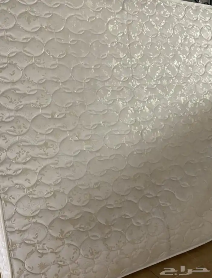 مرتبة شخصين نظيفة 0