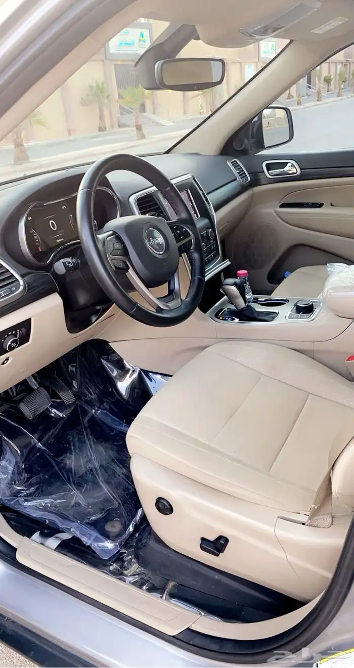 جيب شروكي Jeep 4