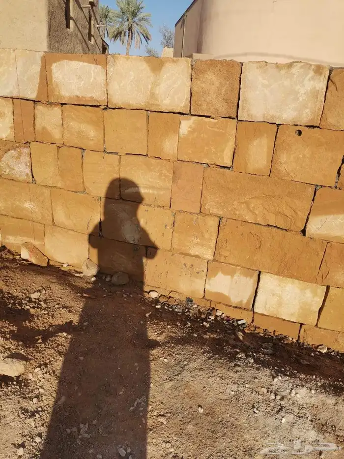 نعمل في مجال التراث الشعبي الحجر الطبيعي الخشب والجراد 3