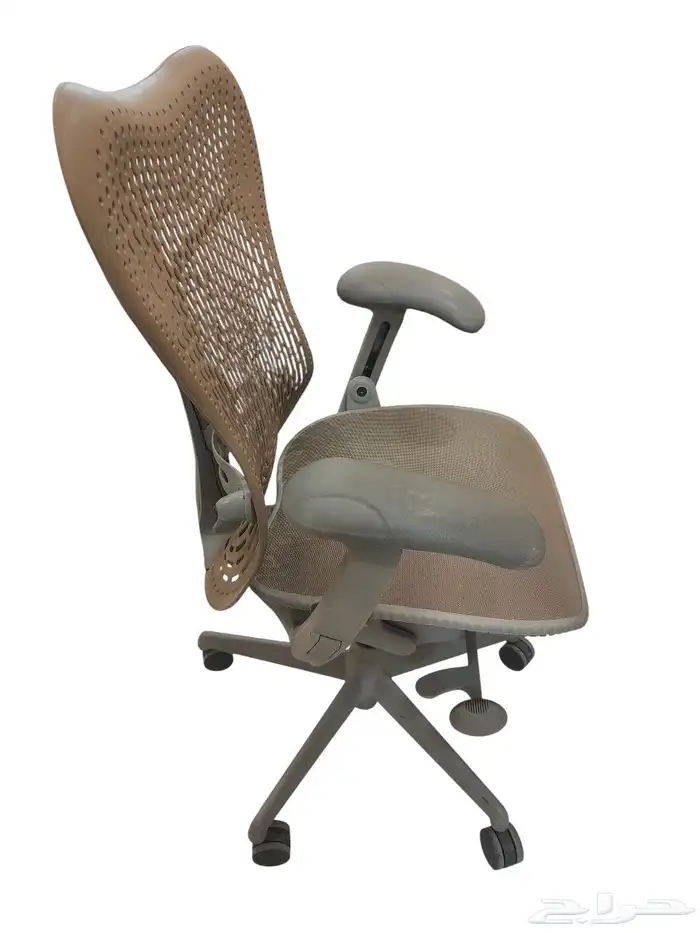 كرسي هيرمن ميلر ميرا 1 لون بيج مستخدم نظيف جدا 2