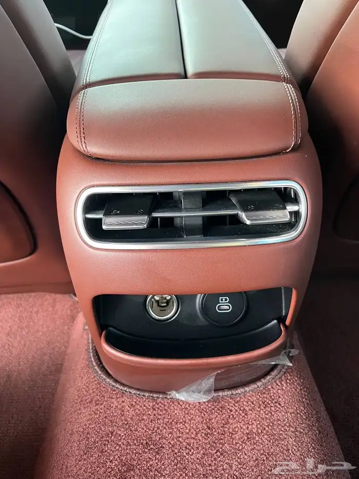 2025 Genesis G90 Platinum 8