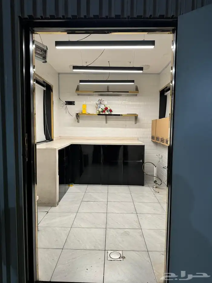 للبيع والتقبيل درايف ثرو كوفي ويناسب لأي نشاط آخر كرك ومرخص 5