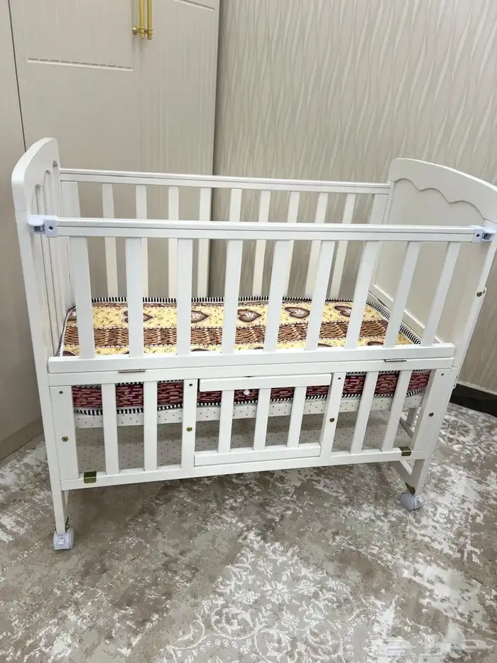 سرير اطفال 0