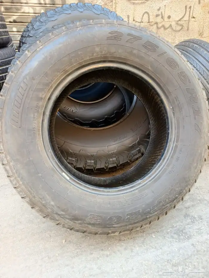كفر شواهين شحن من الرياض 275 65 17تاريخ 23   850 ريال الطقم 0