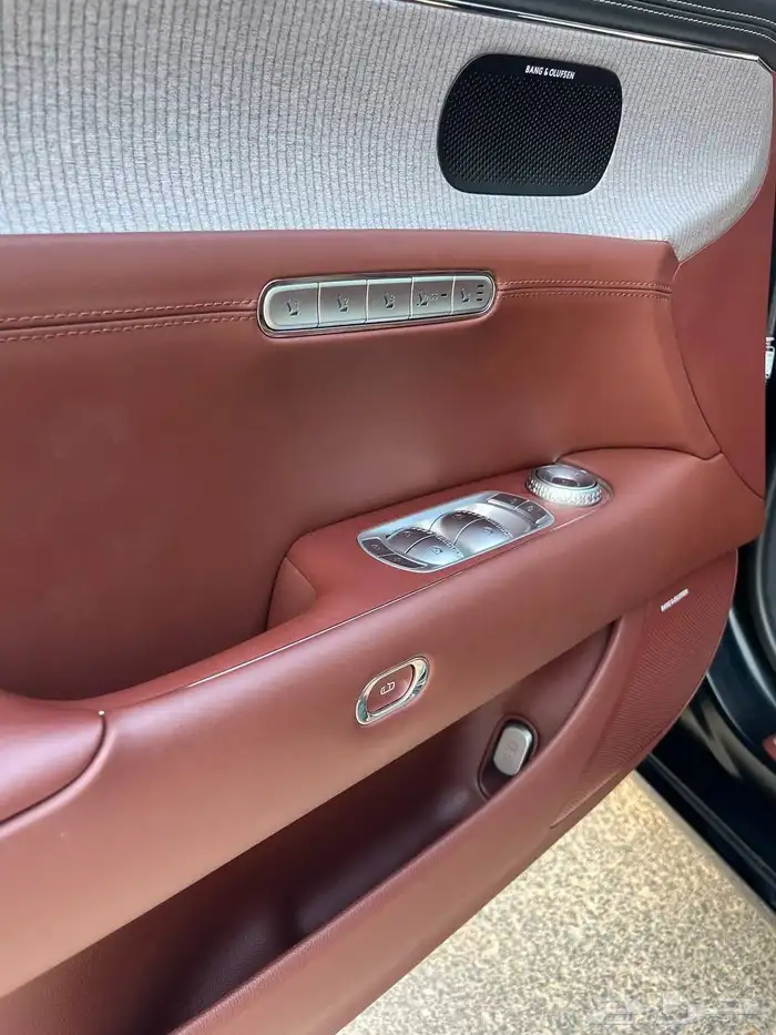 2025 Genesis G90 Platinum 9