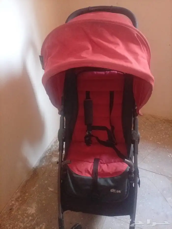 عربة اطفال بحاله ممتازة 1