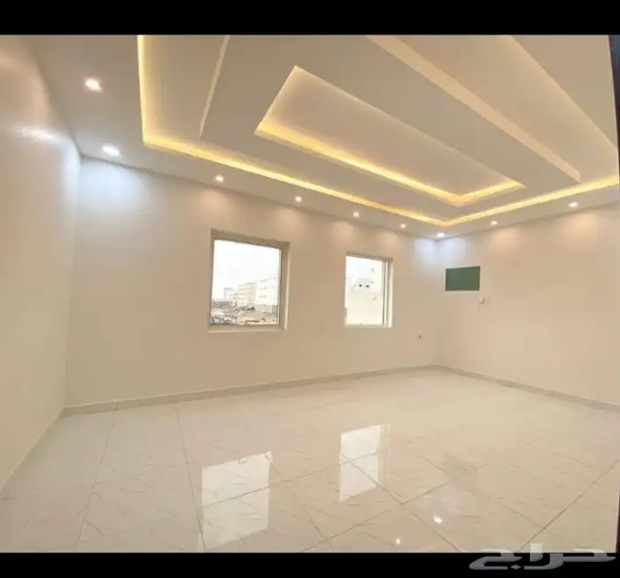 شقة فاخره تشطيب VIP للبيع خمس غرف و4 دورات مياه فقط 400 الف 1
