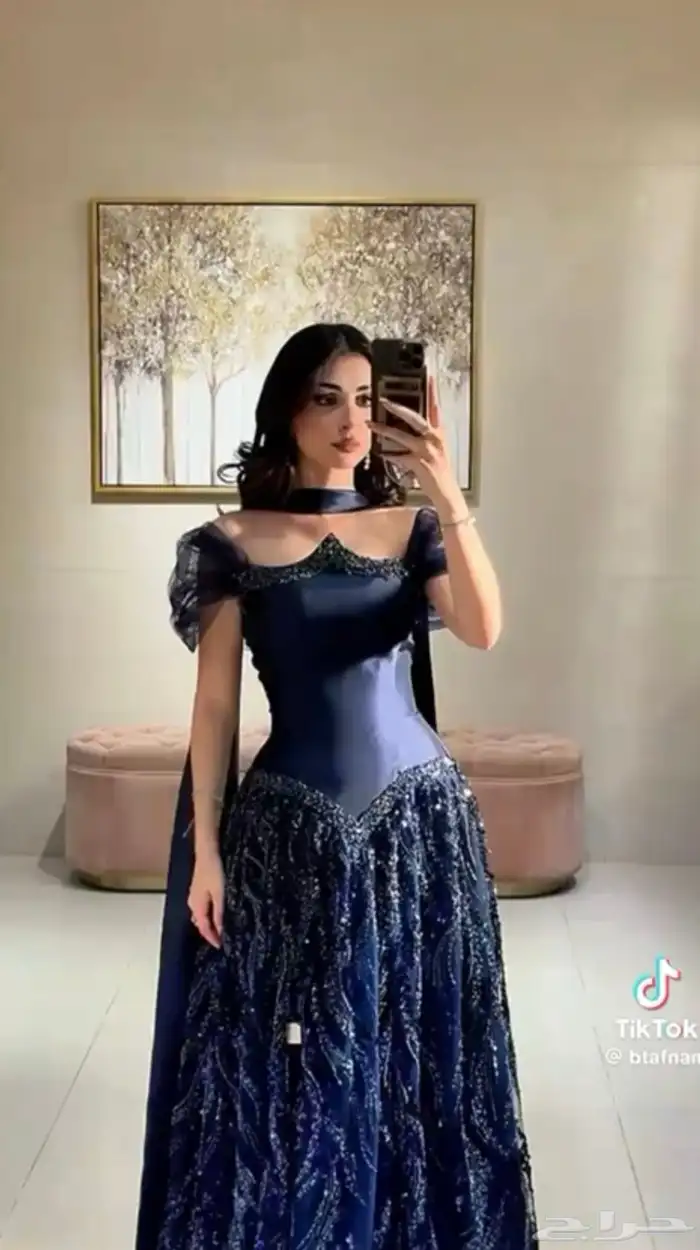 فستان سهره فاخر باللون الكحلي 2