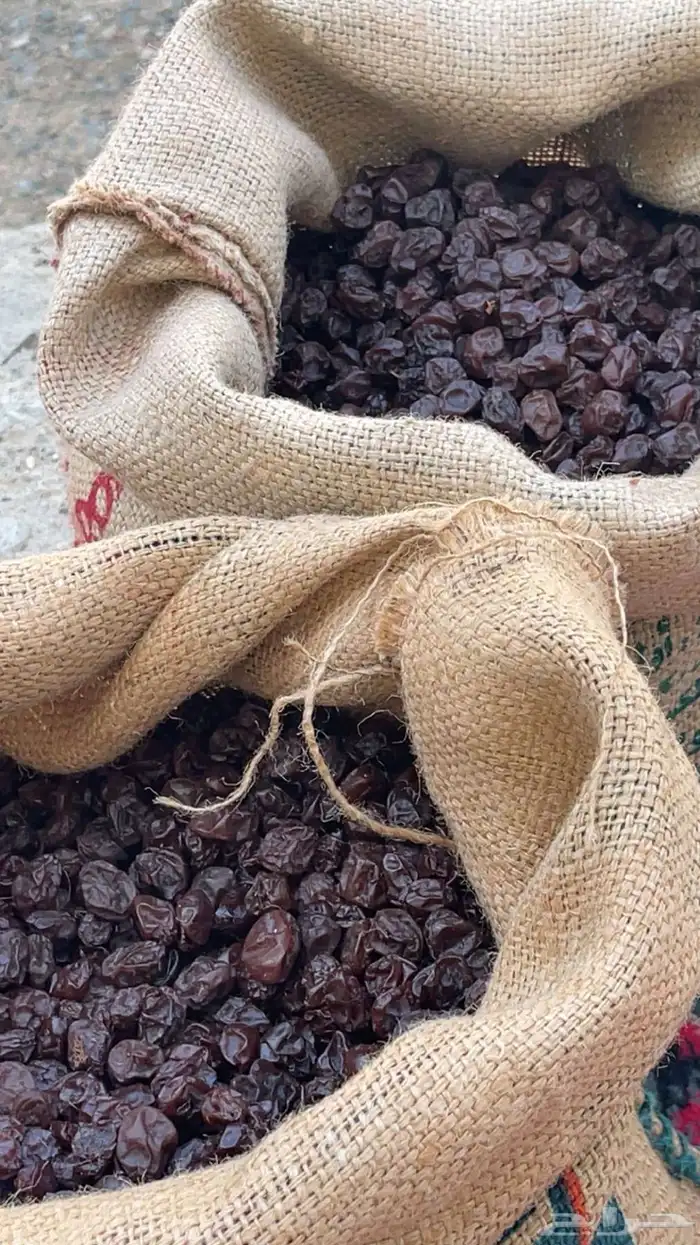 زبيب بلدي فاخر فاخر من مزرعة نوادر الريف بالباحة المندق 1