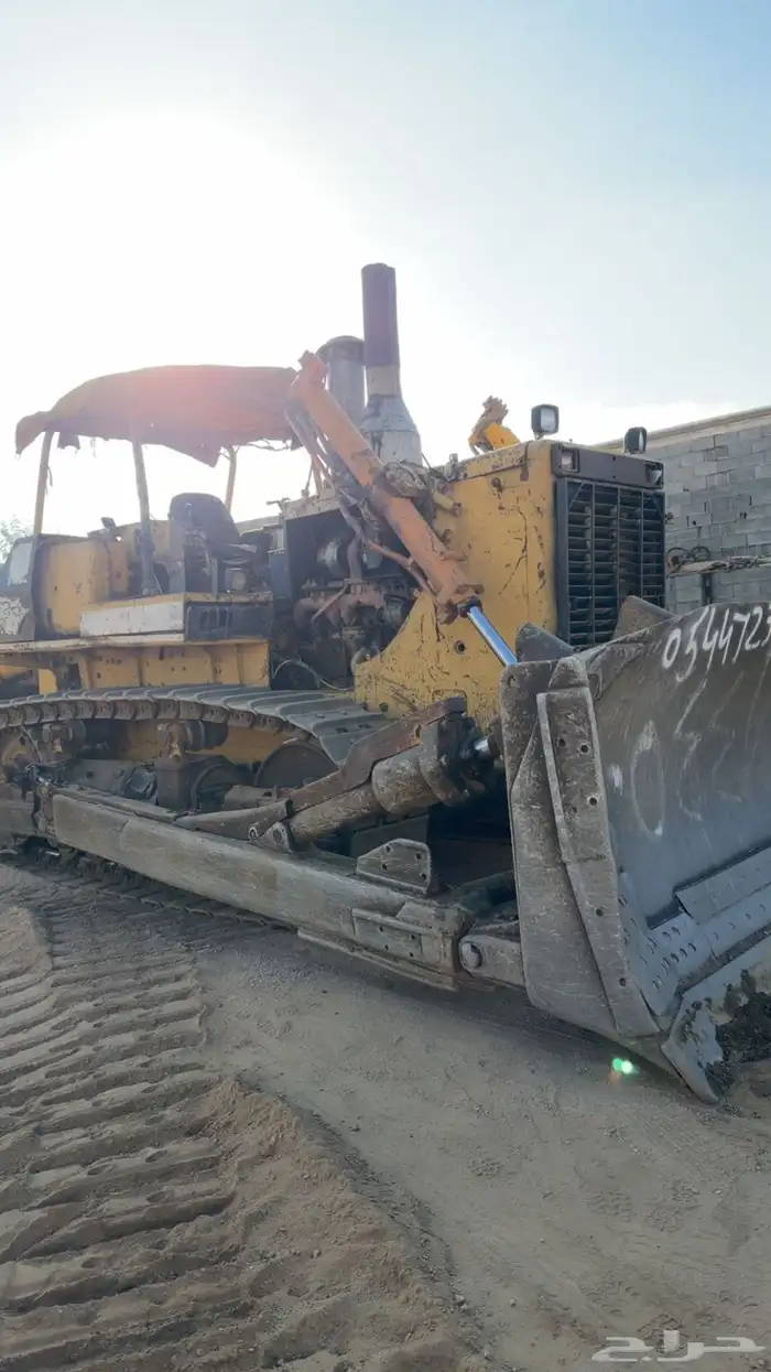 للبيع بلدوزر كوماتسو 155 خط ازرق 0