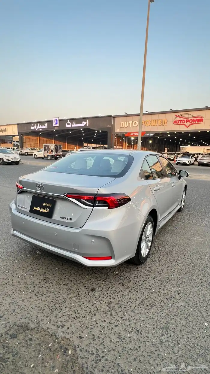 كورولا 2024 نص فل 2.0 بنزين 10