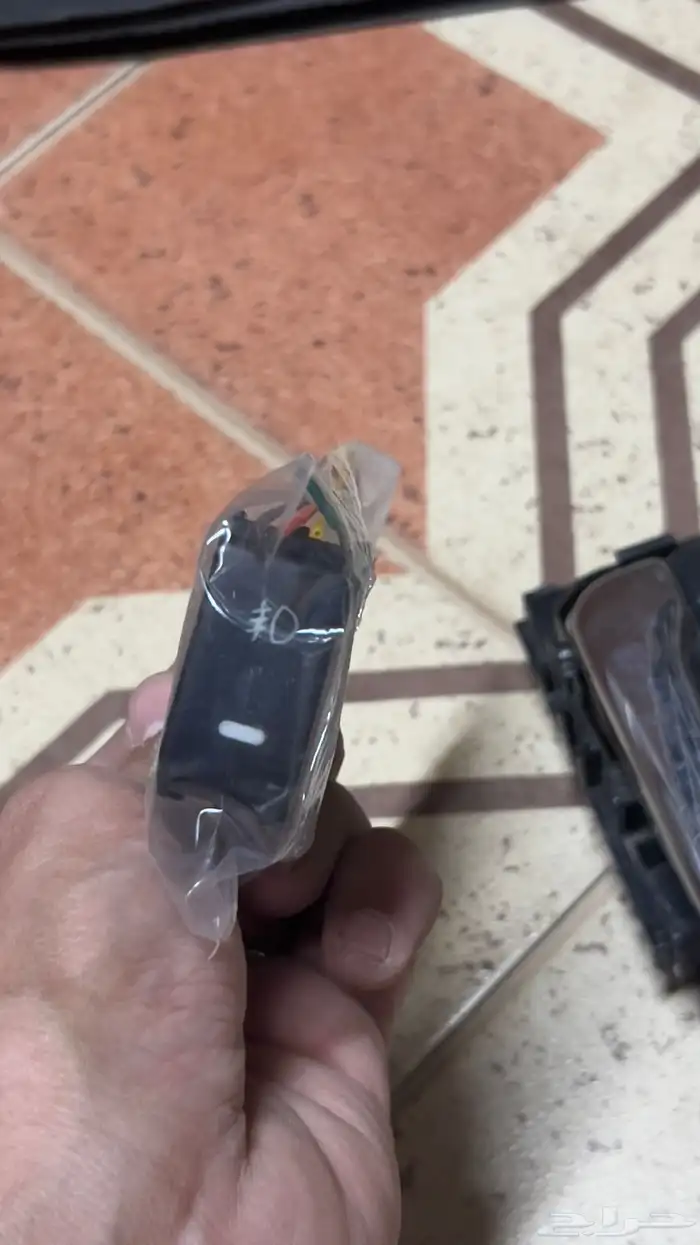 قطع باترول فتك مرايات و مسكات وربل وبلاستيكات مستعمل 6