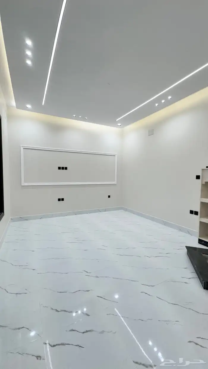 للبيع روف علوى بملحق ابها المحاله حى الزهور 23