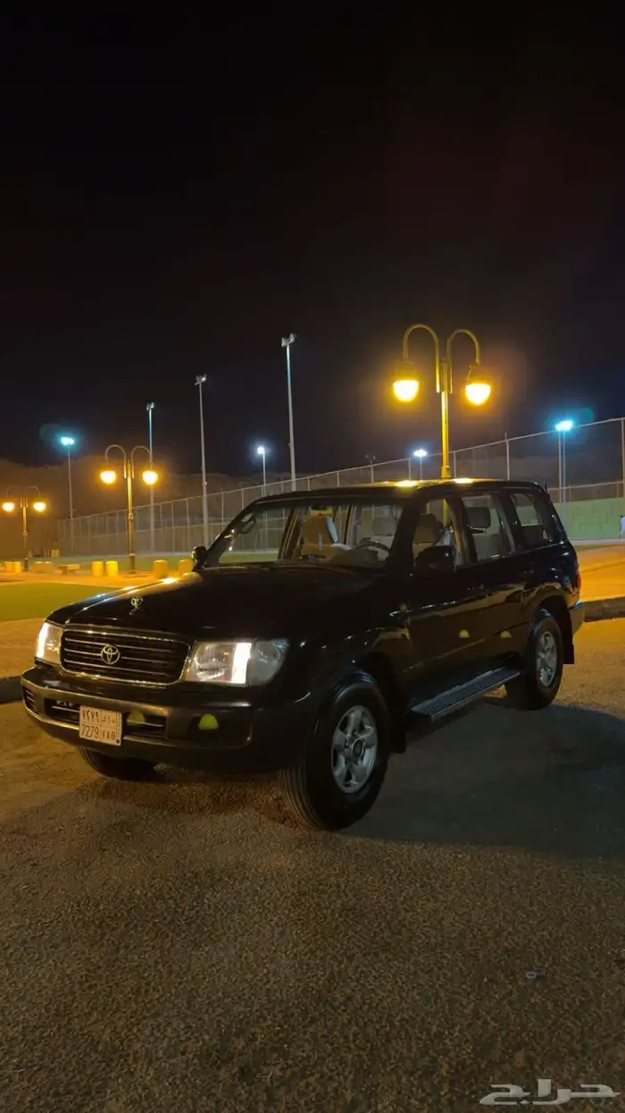لاندكروزر اسود 8