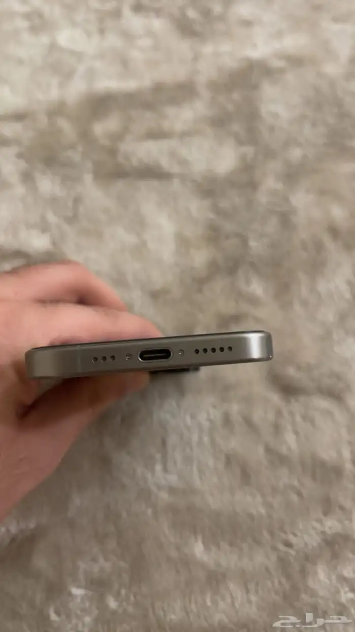 للبيع ايفون 15 برو 3