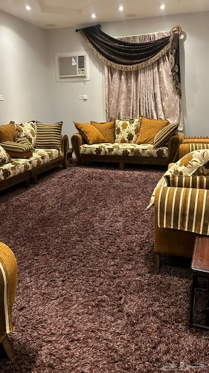 يوجد مطبخ متكامل وجديد ومجلس رجال كنب 3