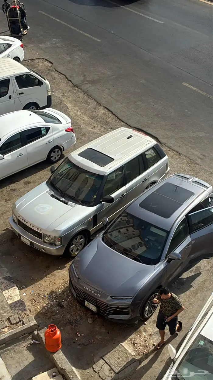 رانج روفر مفحوص ومجدد مطلوب  10 14