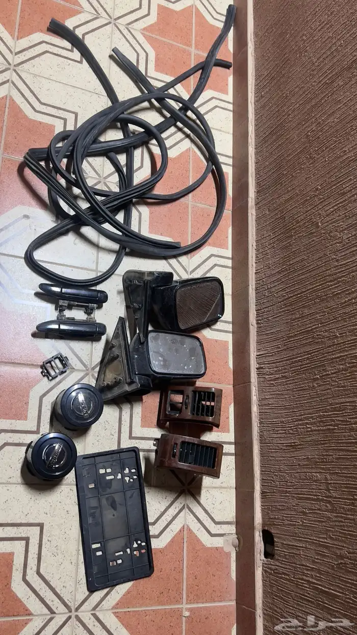 قطع باترول فتك مرايات و مسكات وربل وبلاستيكات مستعمل 5