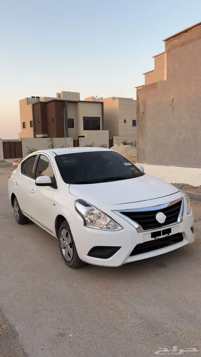 نيسان صني 2014الموتر نظيف الممشى 25000 1