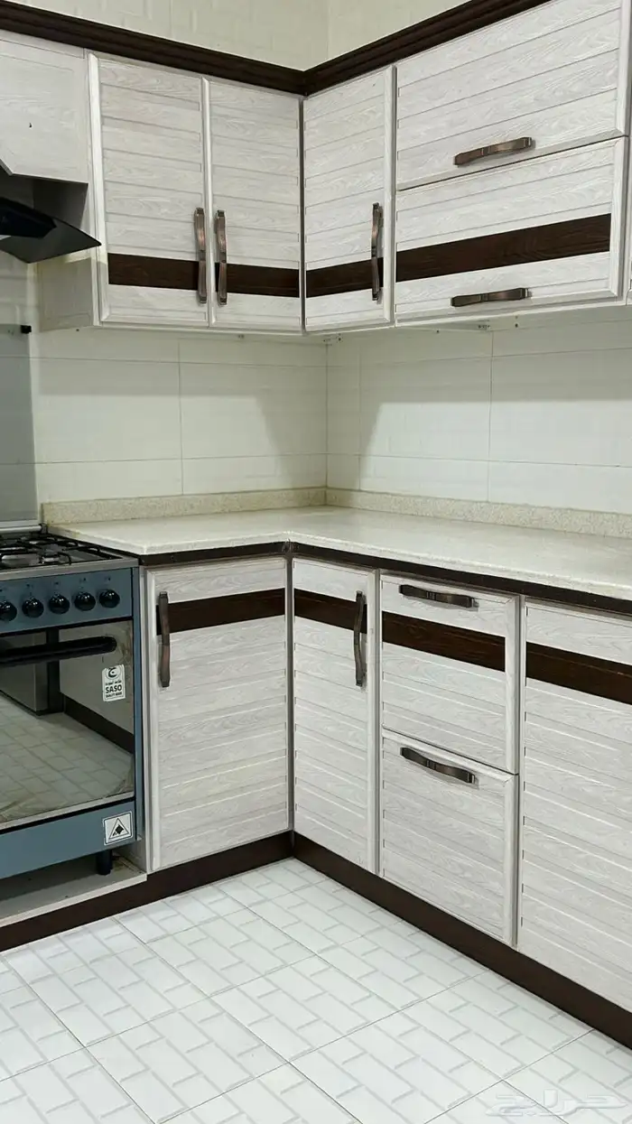 يوجد مطبخ متكامل وجديد ومجلس رجال كنب 0