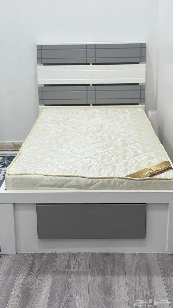 سرير نفر و نص بالمرتبه 1