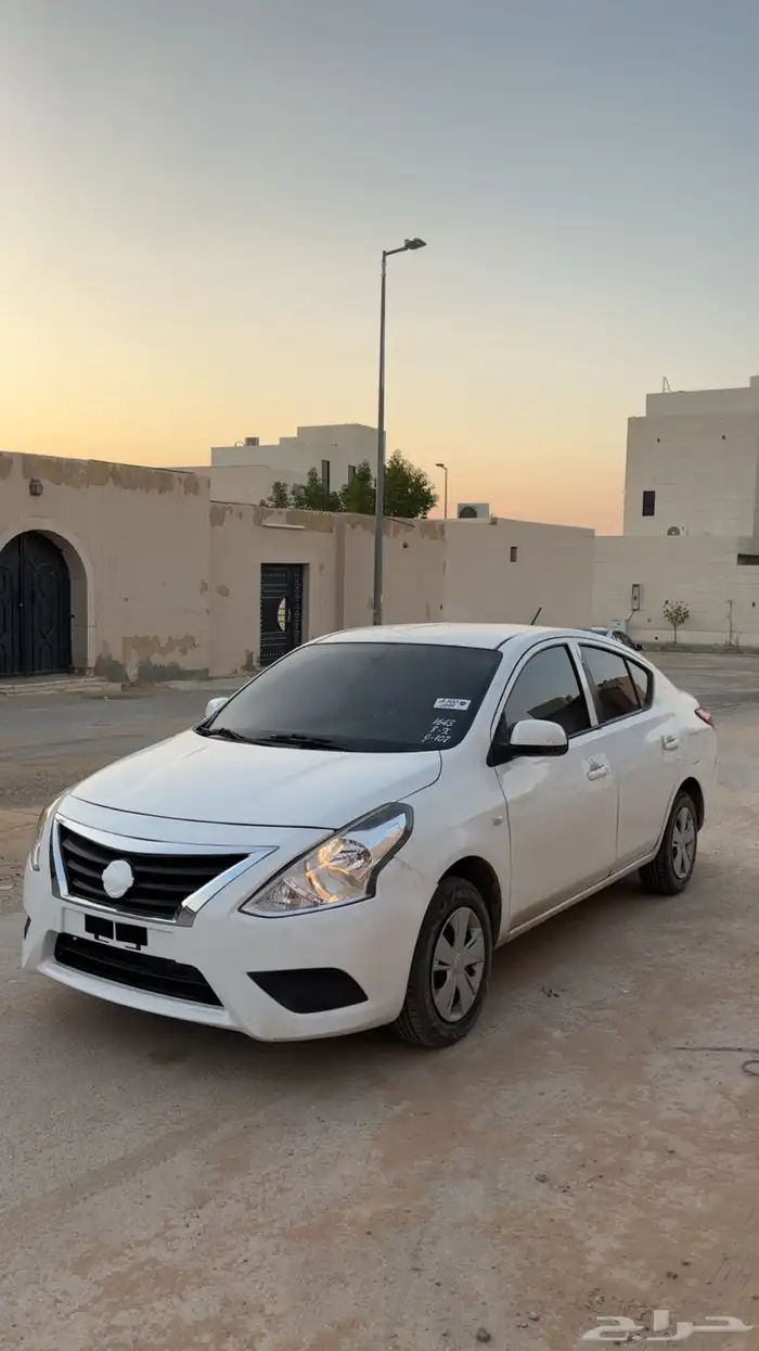 نيسان صني 2014الموتر نظيف الممشى 25000 0