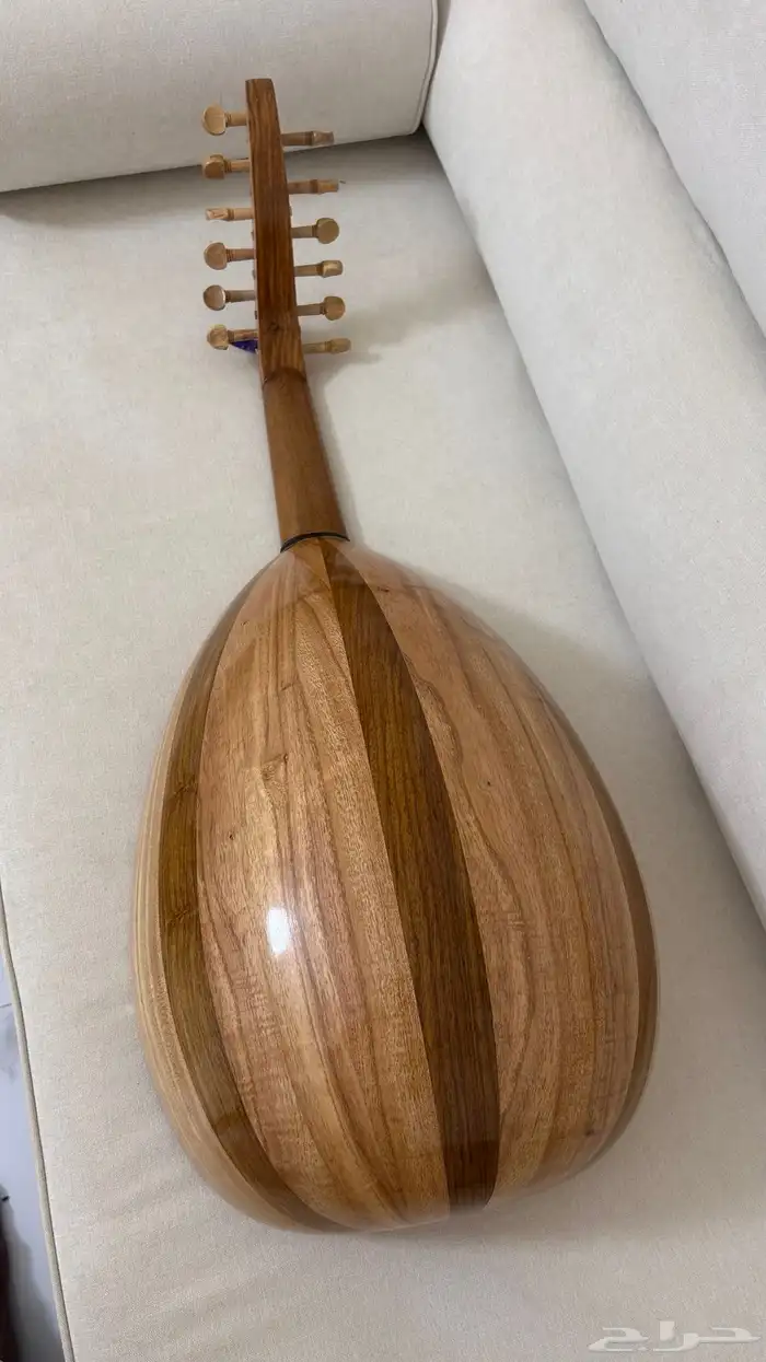 عود موسيقي للبيع 2