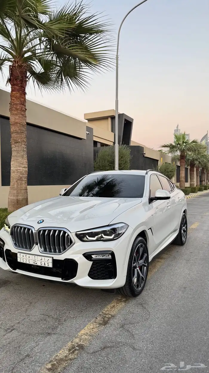 بي ام دبليو X6 شبه وكاله على الضمان وبكج صيانه مجانيه 12