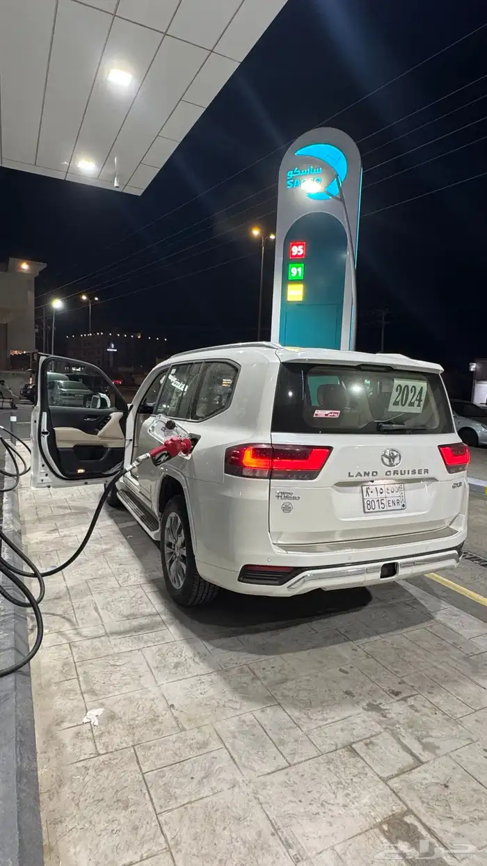 لاندكروزر 2024 ال فور رقم 4 بنزين ماشي 28 3