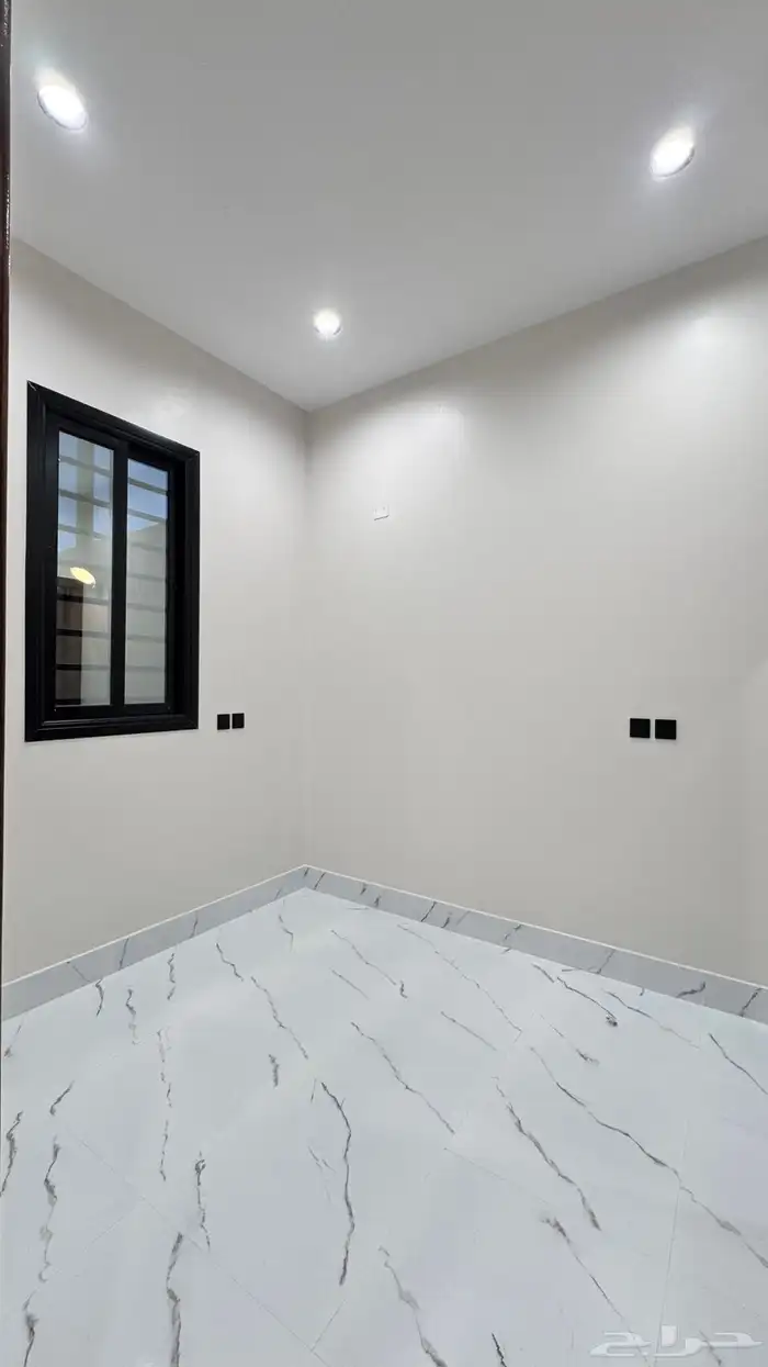 للبيع روف علوى بملحق ابها المحاله حى الزهور 17