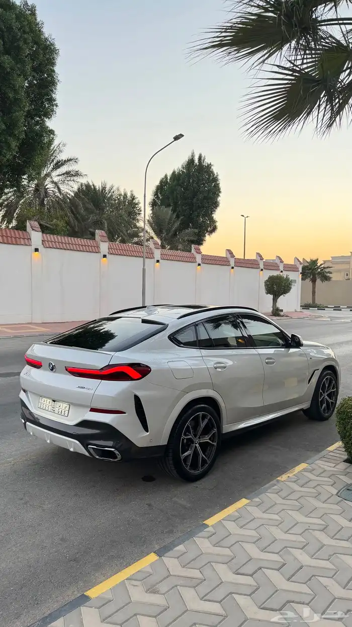 بي ام دبليو X6 شبه وكاله على الضمان وبكج صيانه مجانيه 9