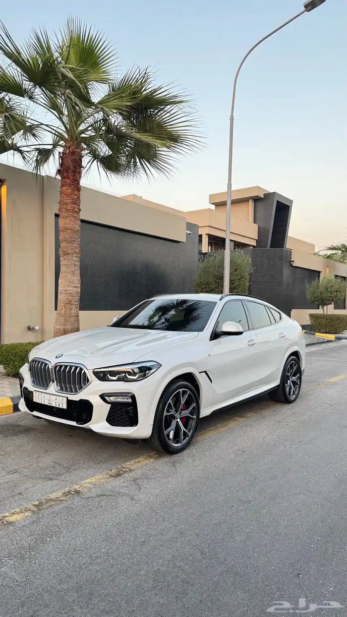 بي ام دبليو X6 شبه وكاله على الضمان وبكج صيانه مجانيه 40