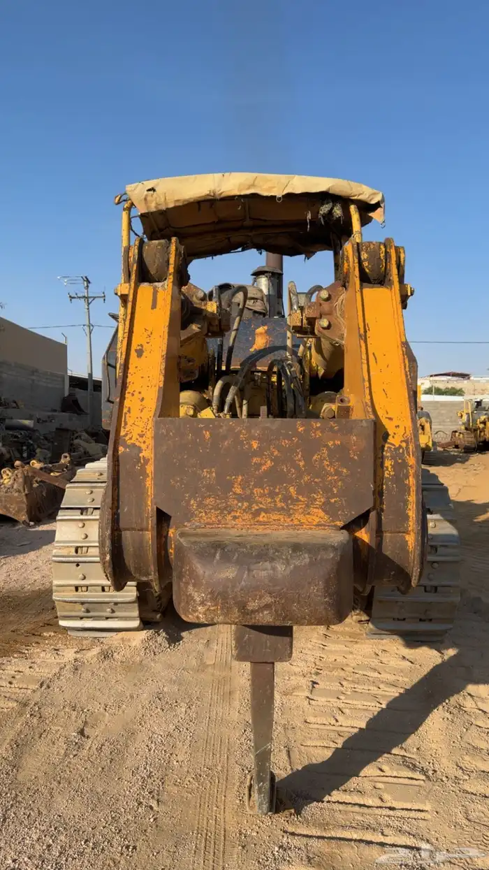 للبيع بلدوزر كوماتسو 155 خط ازرق 9