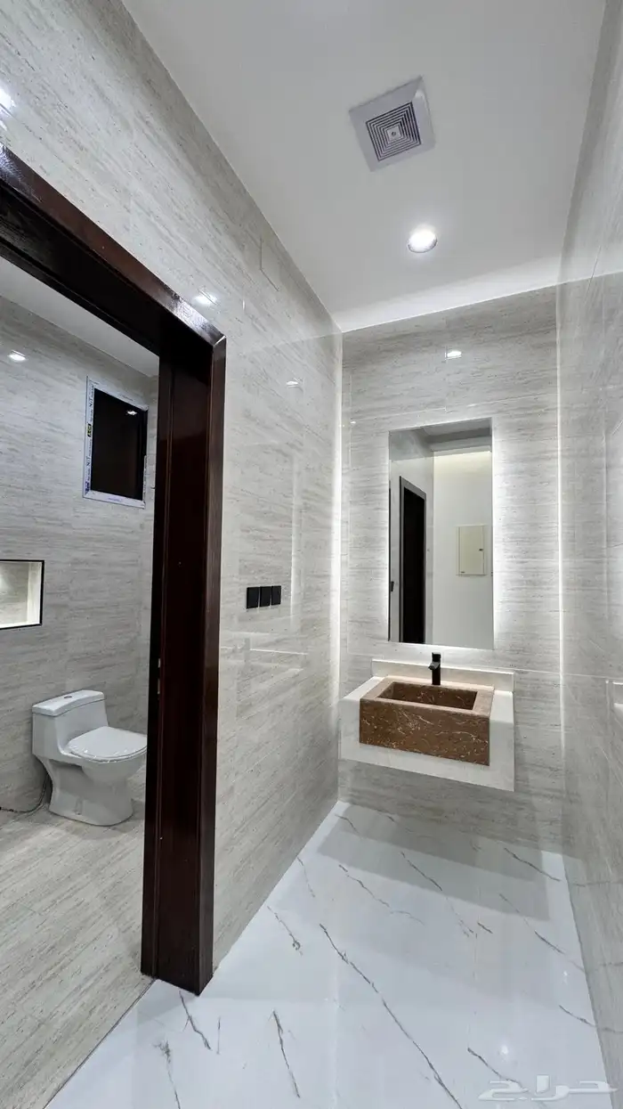 للبيع روف علوى بملحق ابها المحاله حى الزهور 8