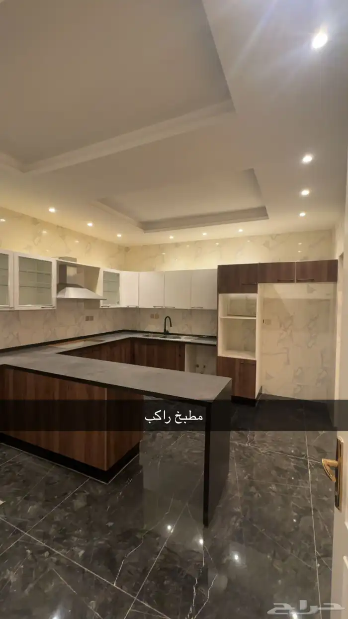 فيلا للايجار حي الياقوت 5