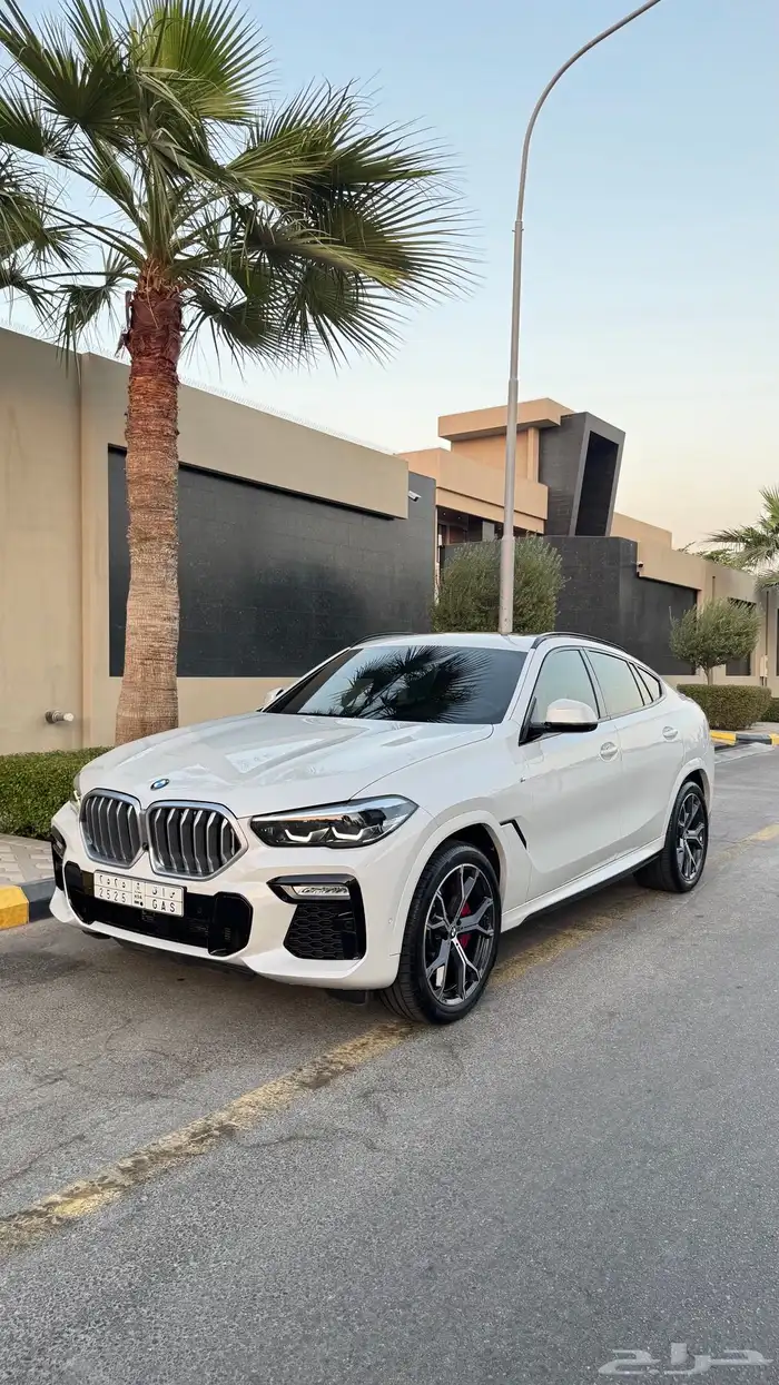 بي ام دبليو X6 شبه وكاله على الضمان وبكج صيانه مجانيه 48