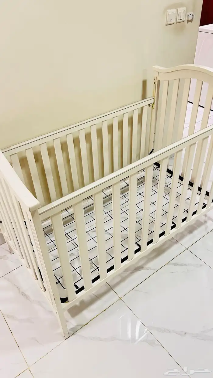 سرير اطفال 1
