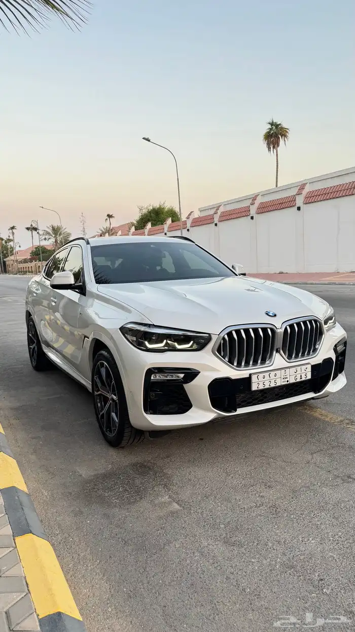 بي ام دبليو X6 شبه وكاله على الضمان وبكج صيانه مجانيه 37