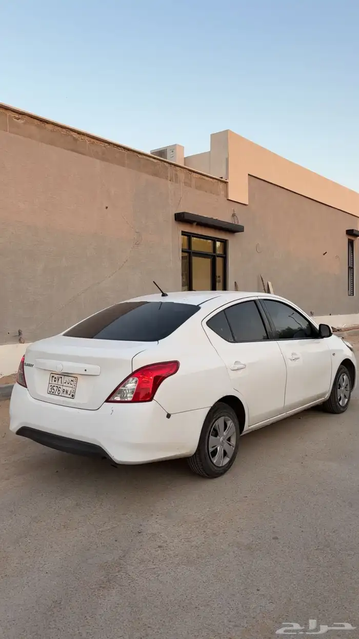 نيسان صني 2014الموتر نظيف الممشى 25000 2