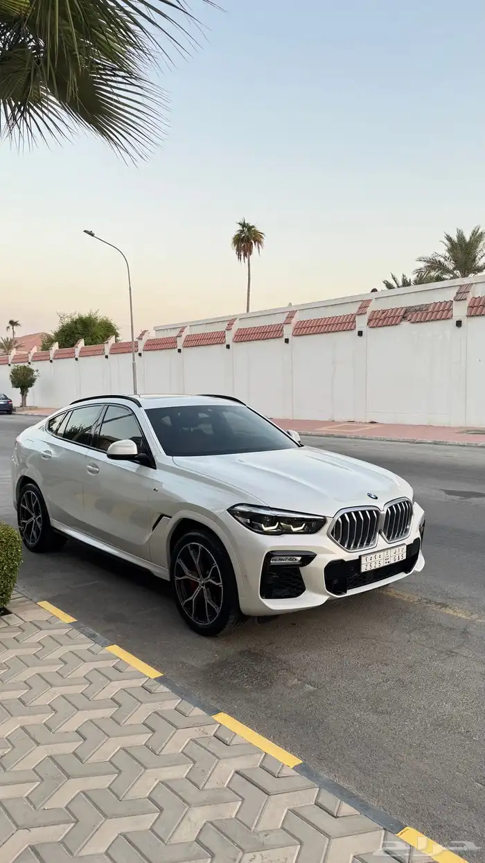 بي ام دبليو X6 شبه وكاله على الضمان وبكج صيانه مجانيه 38
