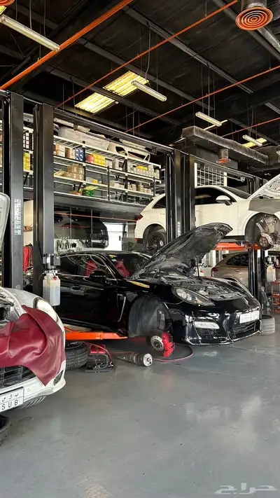 نتخصص في فحص و صيانة وبرمجة وقطع غيار سيارات بورش بإحترافيه index