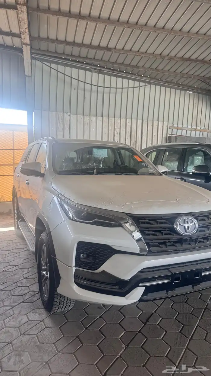 تويوتا فورتشنير VX3-S 4X4 موديل 2025 0